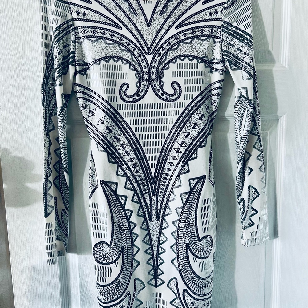 Arden B Black and White Long Sleeve Dress